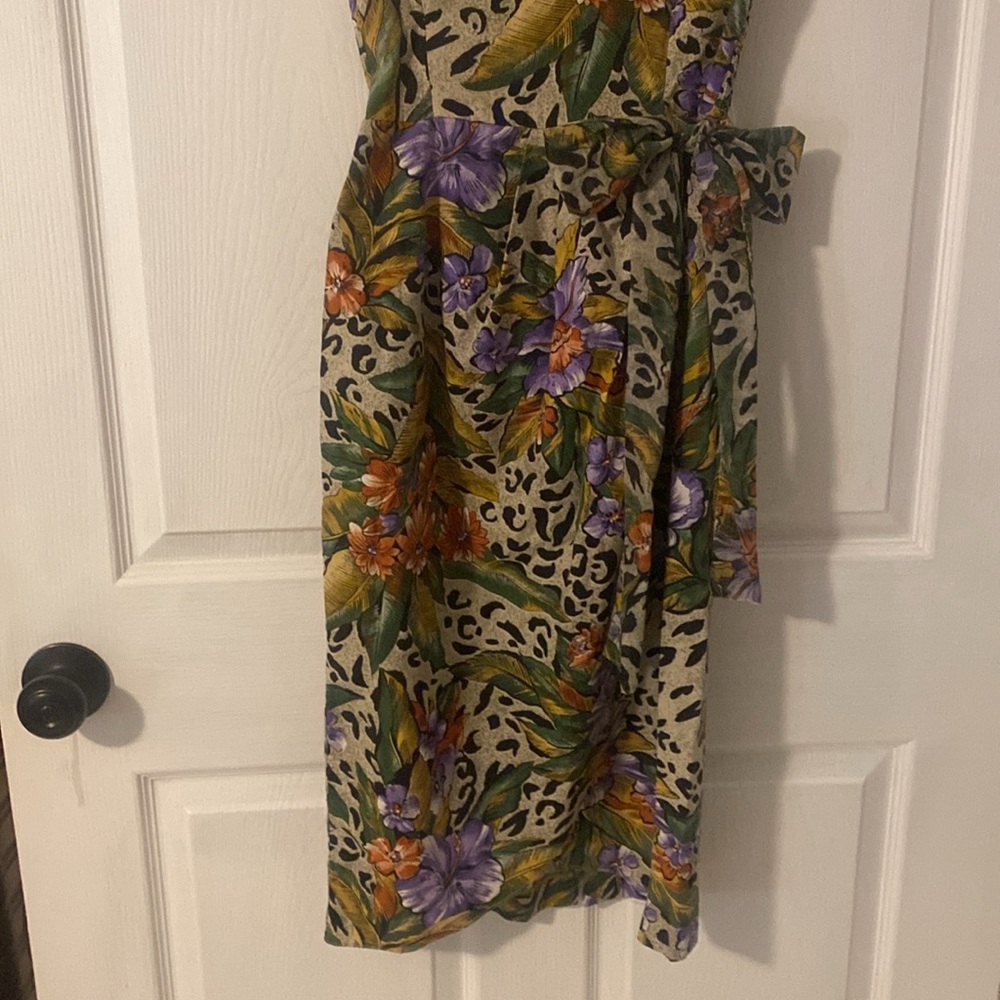 Tommy Bahama sleeveless dress w/side tie & slits in front and back.So flattering - Picture 3 of 10